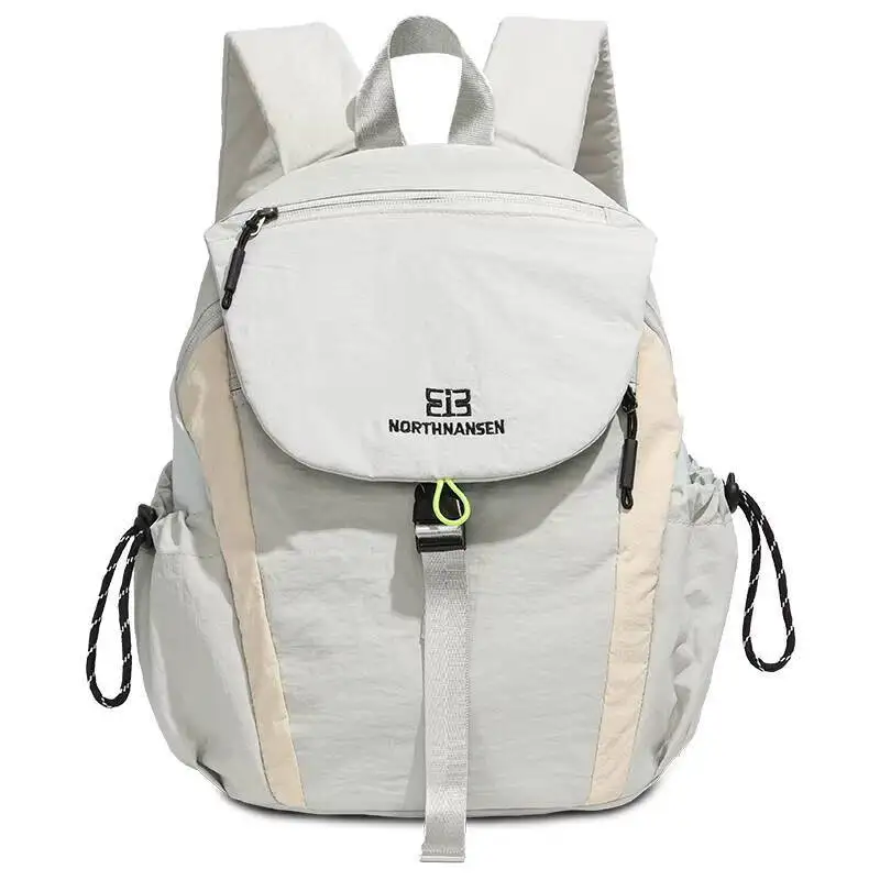 남성 여성을 위한 여러 개의 주머니가 있는 소형 초경량 하이킹 배낭 성인용 체크 무늬 방수 캐주얼 데이팩 하이킹