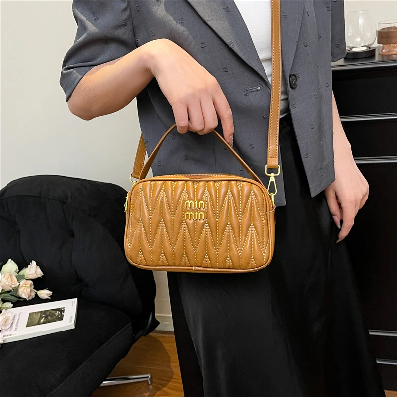 

2025 New Designer Leather Crossbody Bag - Chain Strap Shoulder Purse for Women, Elegant Zipper Handbag, Fashionable Daily Use