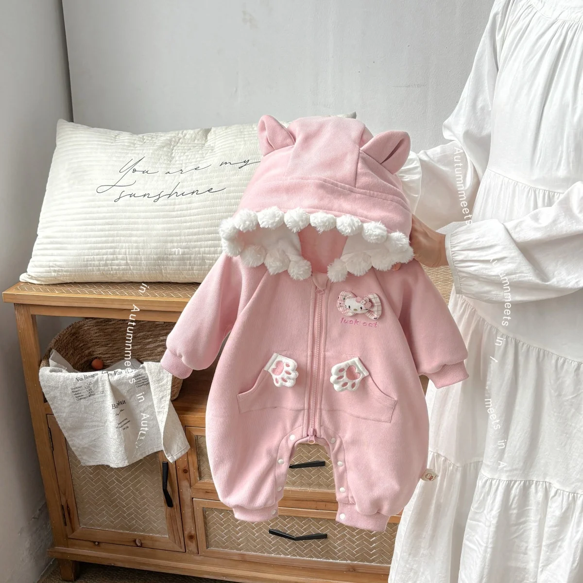 

Милый комбинезон для маленьких девочек, носимый на открытом воздухе, осенний новый Sle, корейская версия, шляпа, дизайн, одежда для младенцев, хлопковый материал