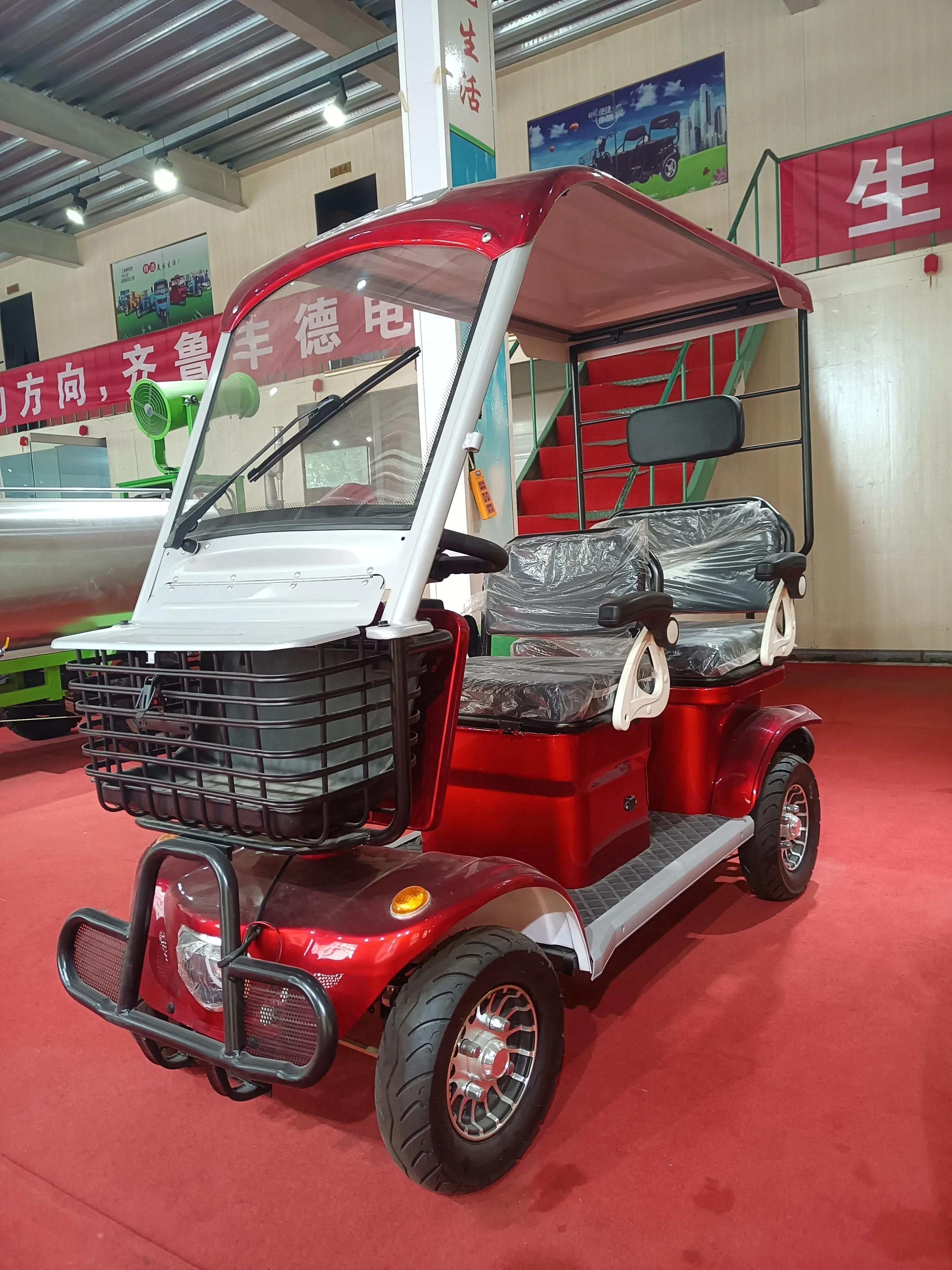 Four Wheel Electric Scooter Bike with Cabin for Adult