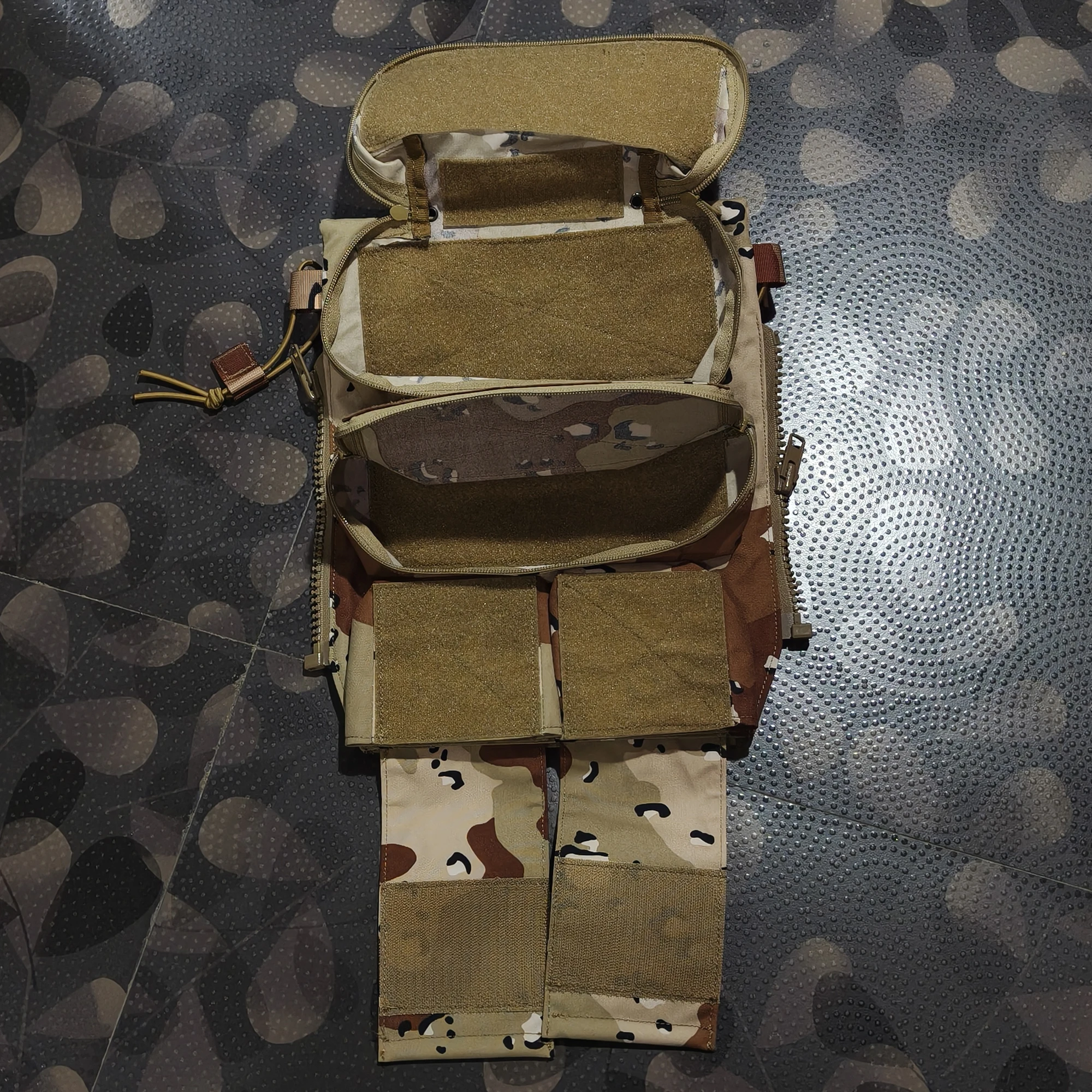 Panel trasero portaplacas MOLLE – Bolsa táctica JPC con cremallera - imagen 5