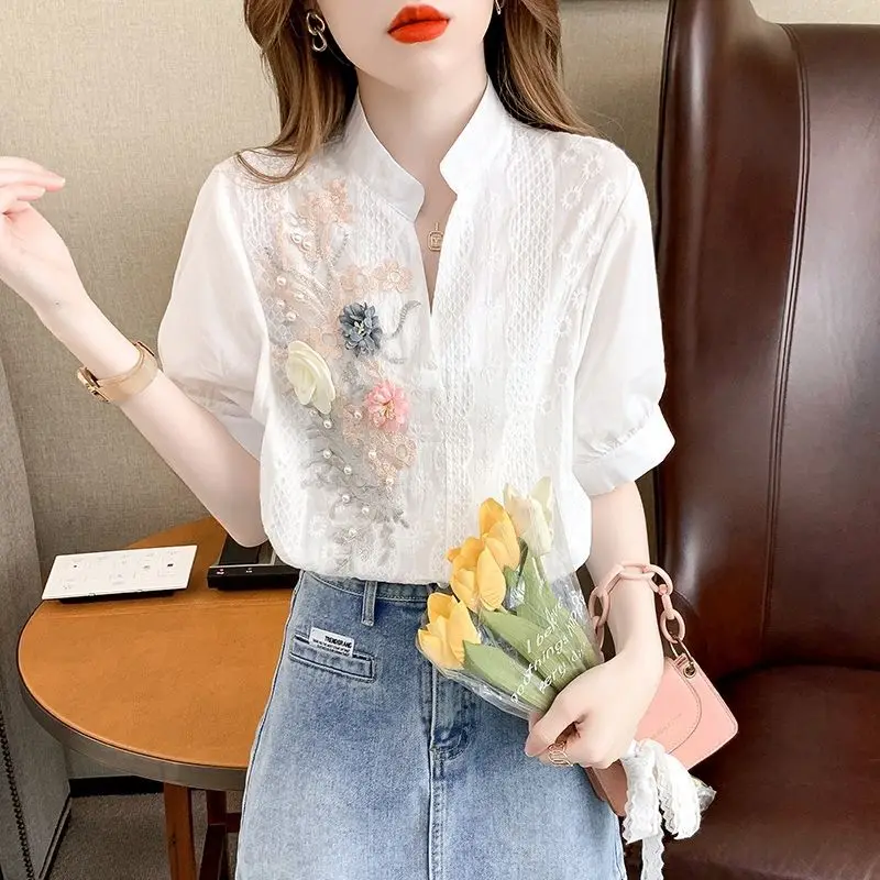 Sweet V-Neck Short Sleeve Shirt Stylish Embroidery Floral Three-dimensional Decoration Summer Women\'s Clothing Commute Blouse