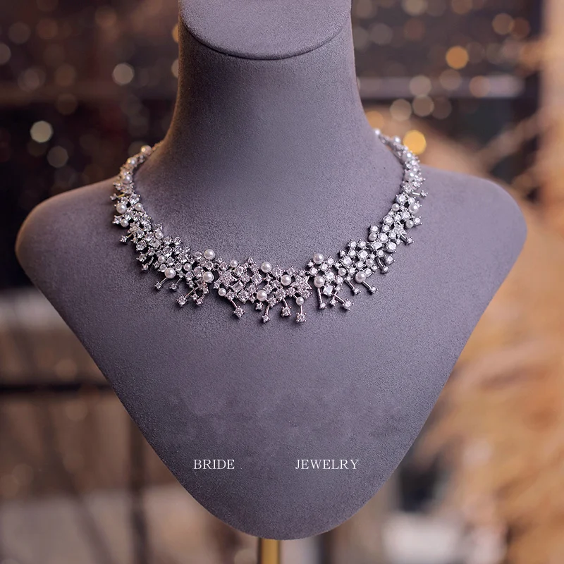 

Ожерелье-чокер для женщин, серебряный цвет, супер блестящий цирконий и жемчуг, свадебные ювелирные изделия для невесты, модные аксессуары для вечеринок