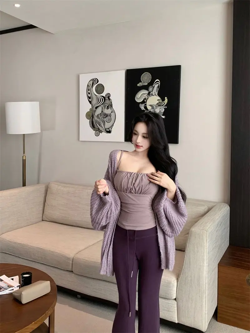 

Лавандовый непринужденный комплект из двух предметов, топ на бретельках, расклешенные брюки, непринужденная и шикарная осенняя одежда для дома