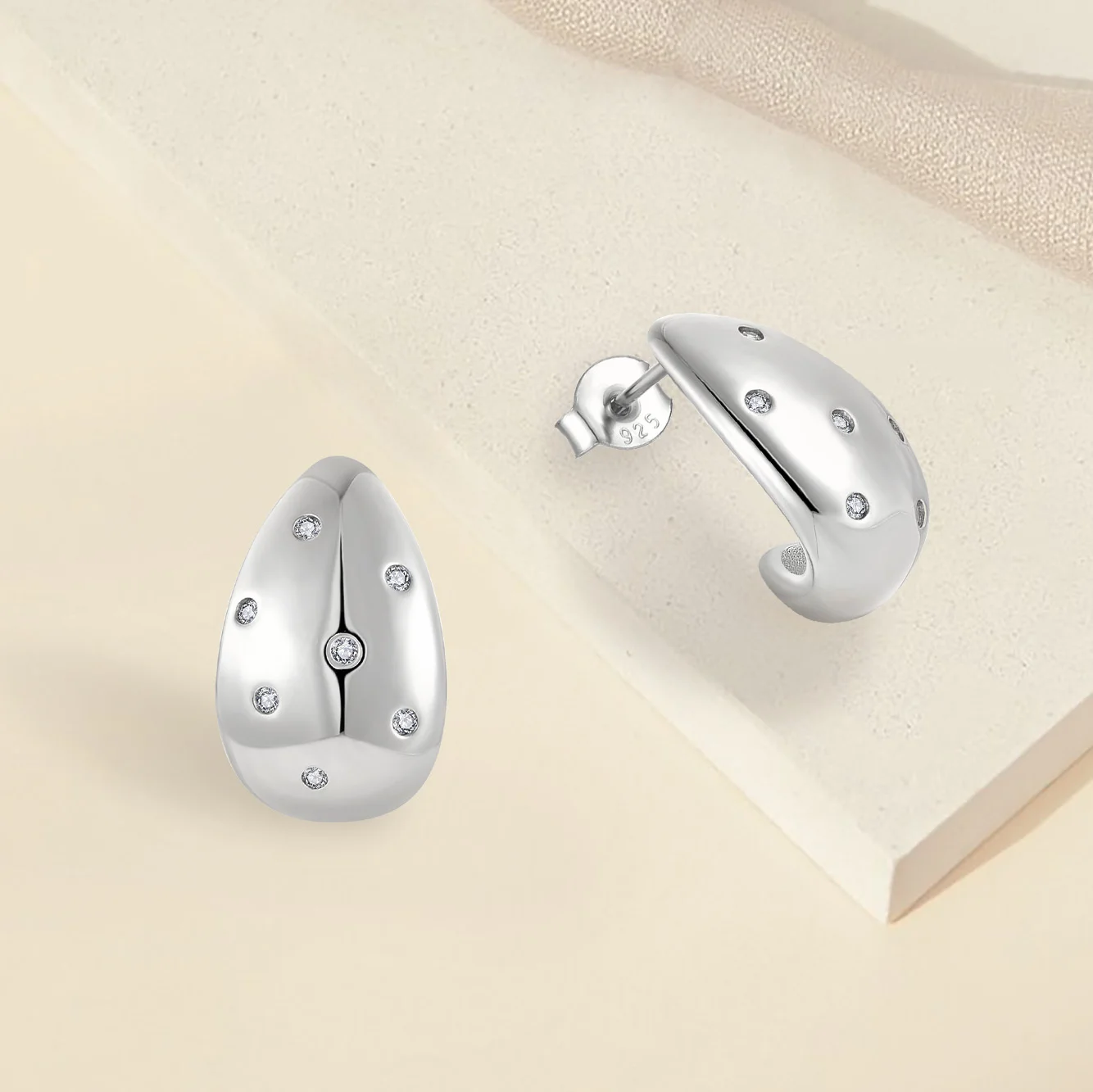 

QX Luxury Fine Jewelry 925 Sterling Silver Zircon Wedding Engagement Party Classic Little Waterdrop Women Stud Earrings