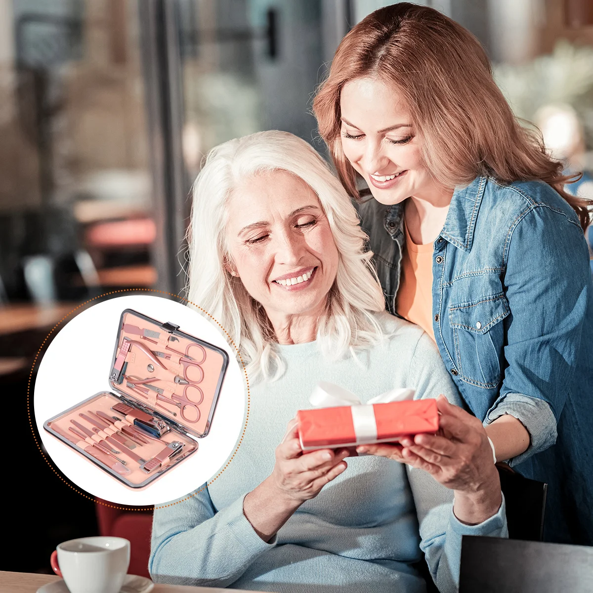 مجموعة مانيكير الأظافر مكونة من 18 قطعة من الفولاذ المقاوم للصدأ باللون الذهبي الوردي متعددة الوظائف مجموعة أدوات تشذيب متينة وتصميم مريح للرجال والنساء يوميًا