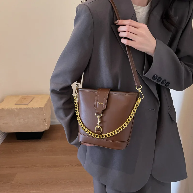 

2024 Spring New Fashion Hundreds of Simple Commuter Single Shoulder Crossbody Bag Simple Commuter Bags