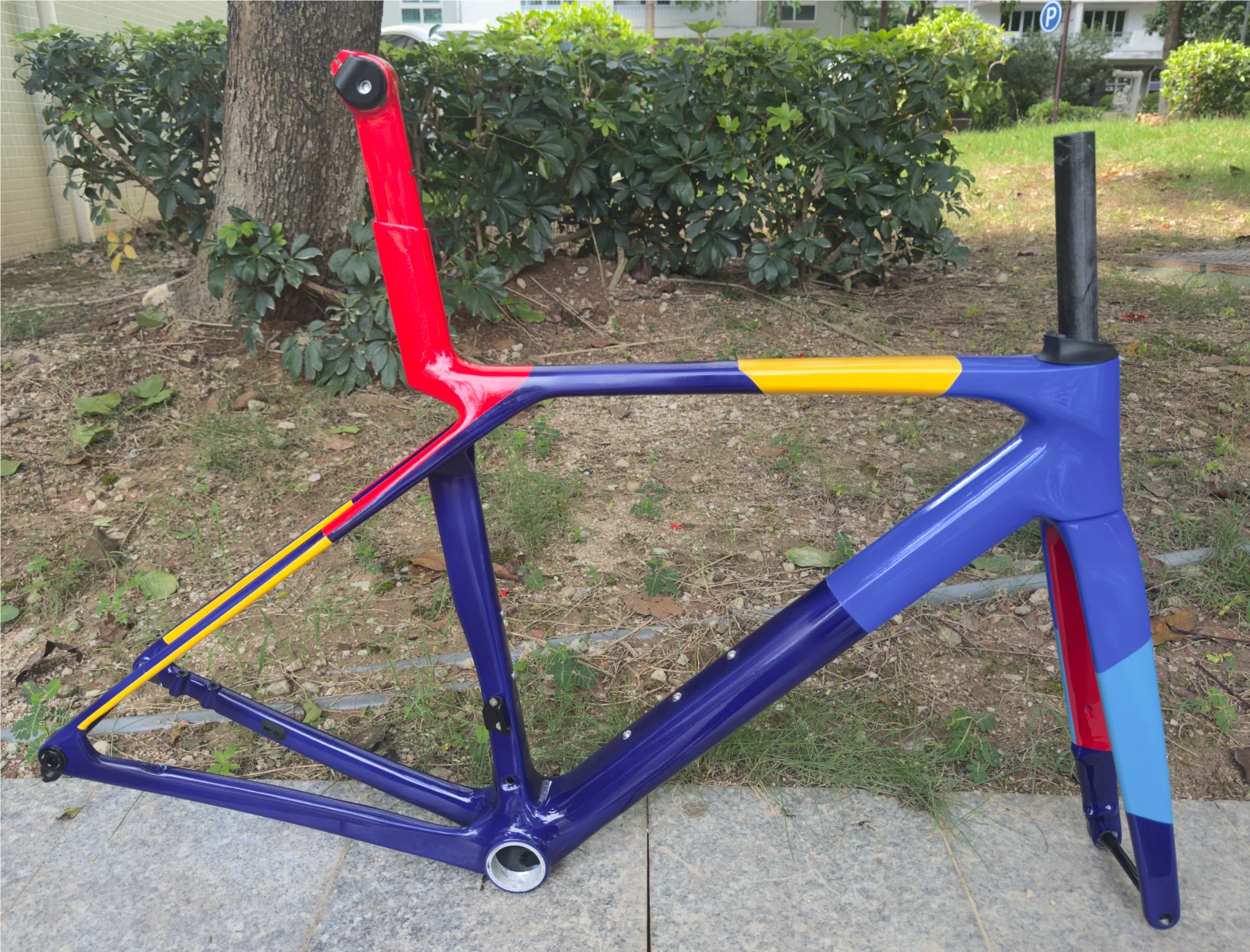 

MADONE Carbon Road Frame Full Inner Disc Brake T47 28C 12x100/12x142 Bicycle Frame With Handlebar Headset