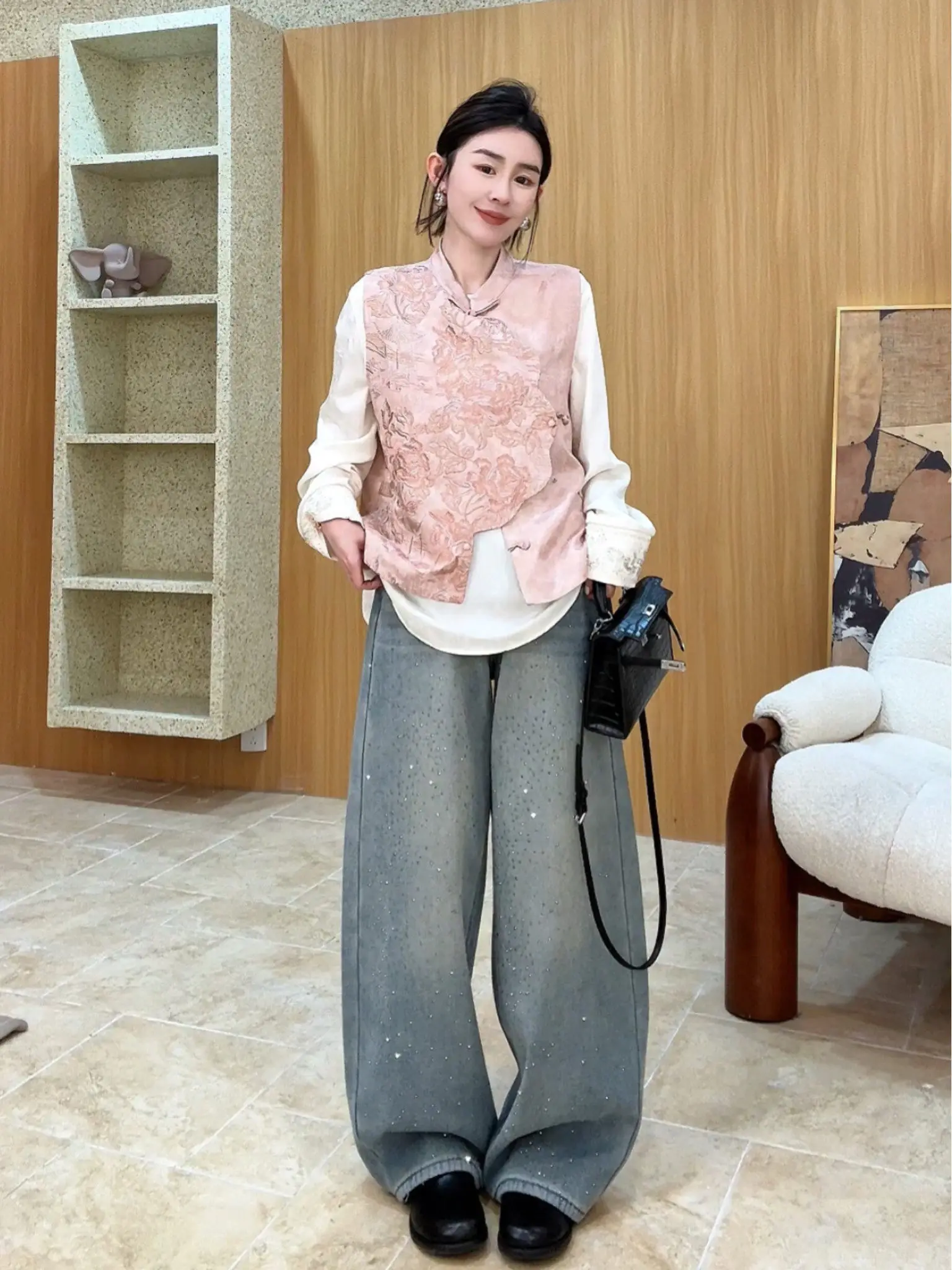 

Elegant Embroidered Women's Jacket New Chinese Style Spring Autumn Trendy Vest Unique Front Closure National Fashion