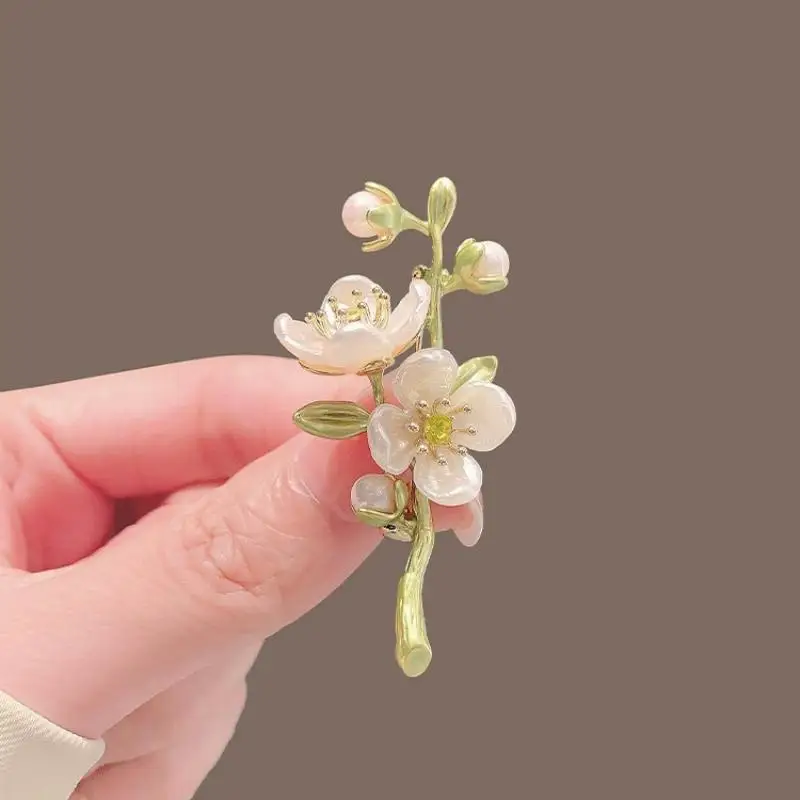 Neue Frische Süße Grüne Jasmin Blume Broschen Für Frauen Elegante Perle Emaille Pflanze Blume Brosche Pins Casual Party Schmuck Geschenke