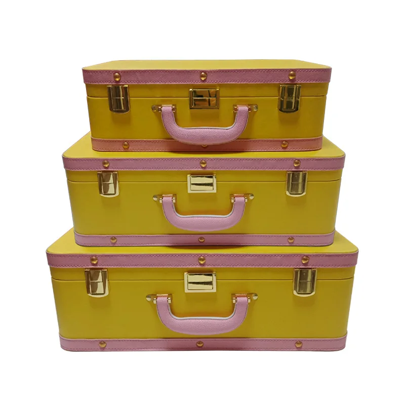 

cloakroom, home furnishings, finishing box, storage box, indoor exhibition hall, cabinet display box ornament.