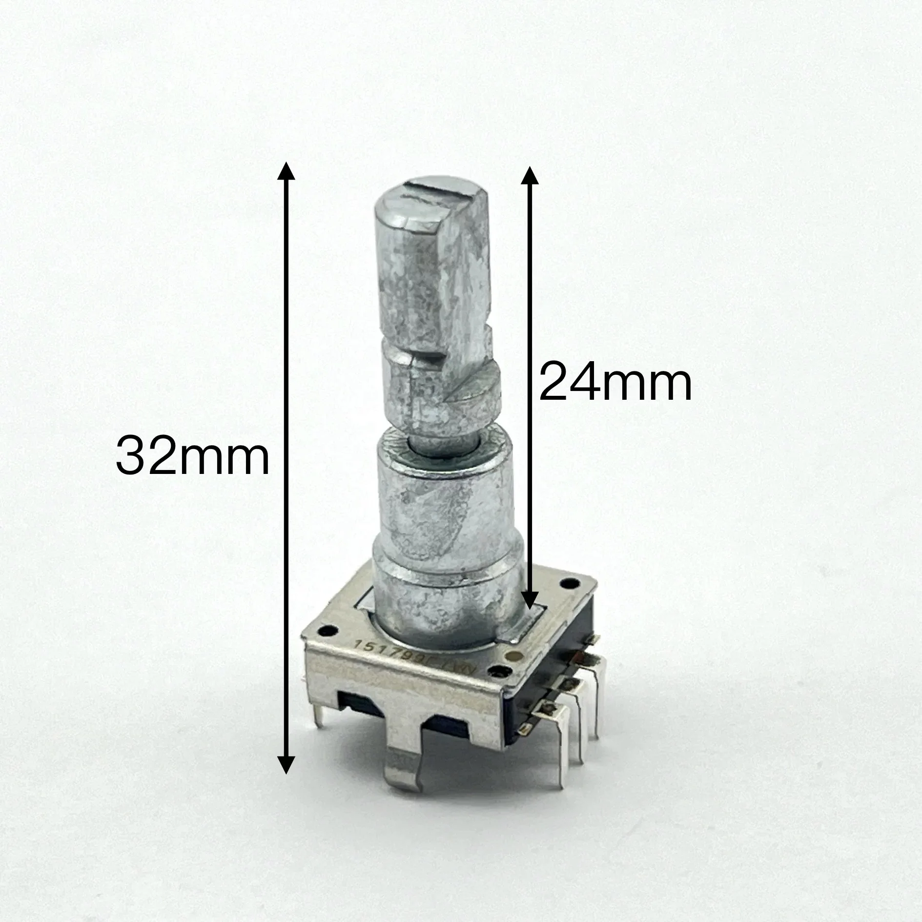 

1pcs/lots 100% alps Japanese EC11 encoder with press switch car mounted 30/16 positioning handle length 24mm