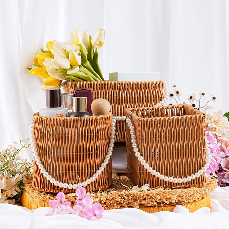 

Plastic Rattan Woven Tote Basket with Pearl Handle for Wedding Decoration Flower Basket Woven Gift Box Decorative Basket Storage