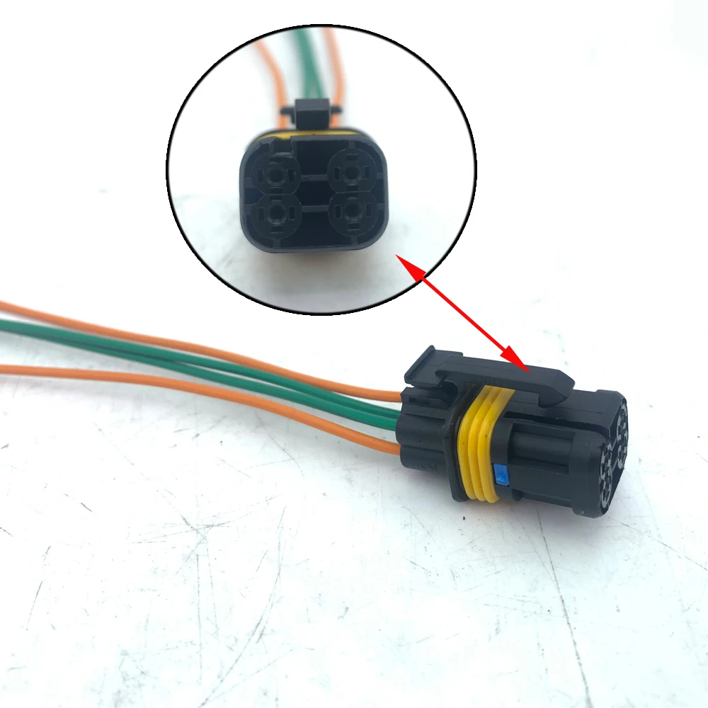 Fit Sinotruk truck C7HG7H front fog light turn signal plug connector four wire fog light harness