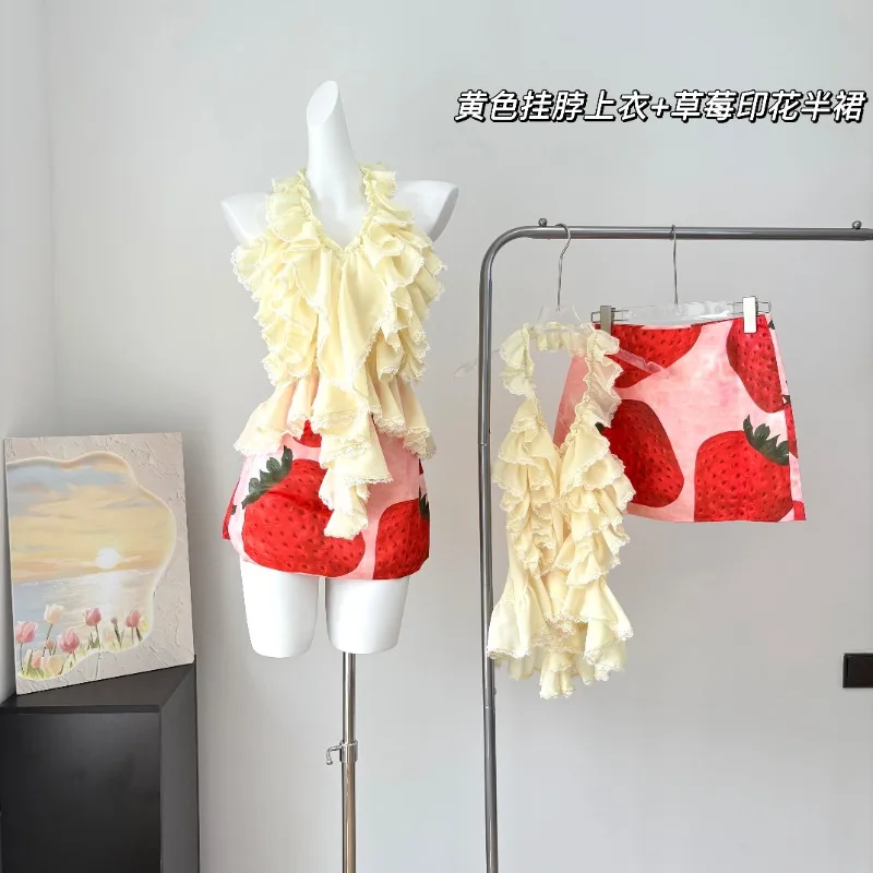 

Sweet Hot Girl Chic Suit Women's Summer Yellow Halter Neck Top Strawberry Printed Skirt Two-piece Set Fashion Female Clothes