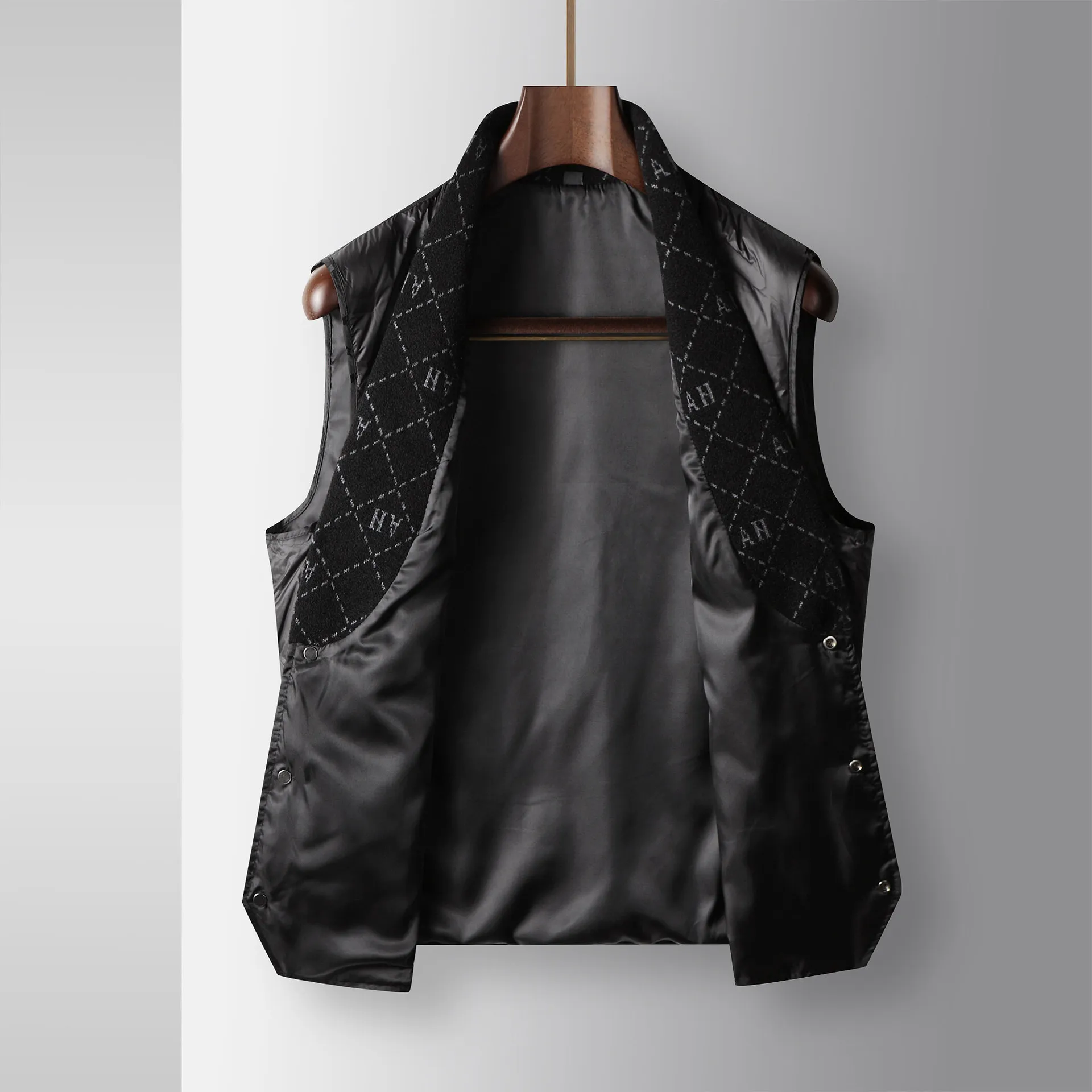 

2025 Men Autumn Winter Vest Thick Waistcoat Sleeveless V Neck Button Vests Coat Cotton Warm Solid Slim Fit Jacket Outwear