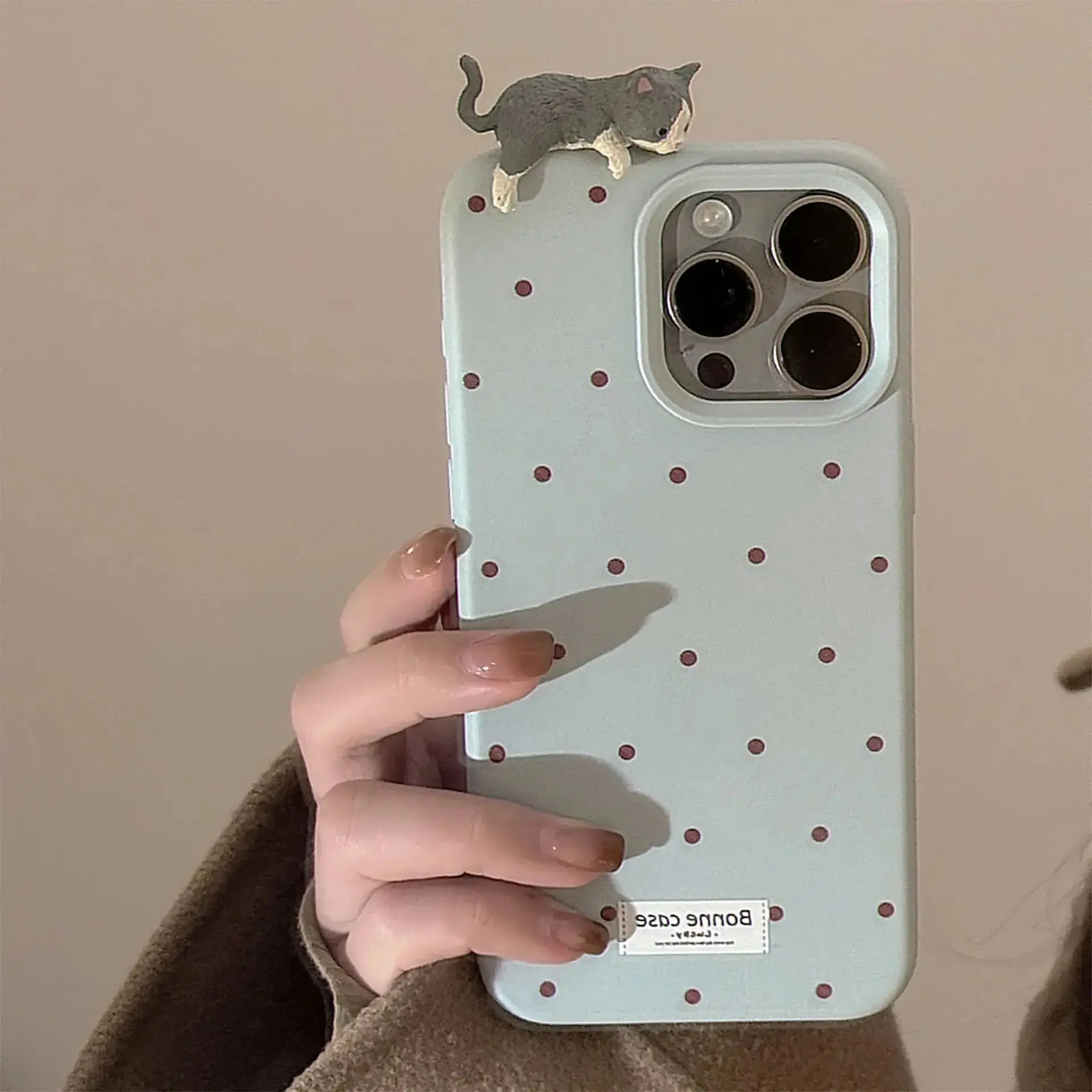 

Cute 3D cat prone case suitable for iPhone 16 phone case suitable for Apple 15 Promax minimalist polka dot soft case