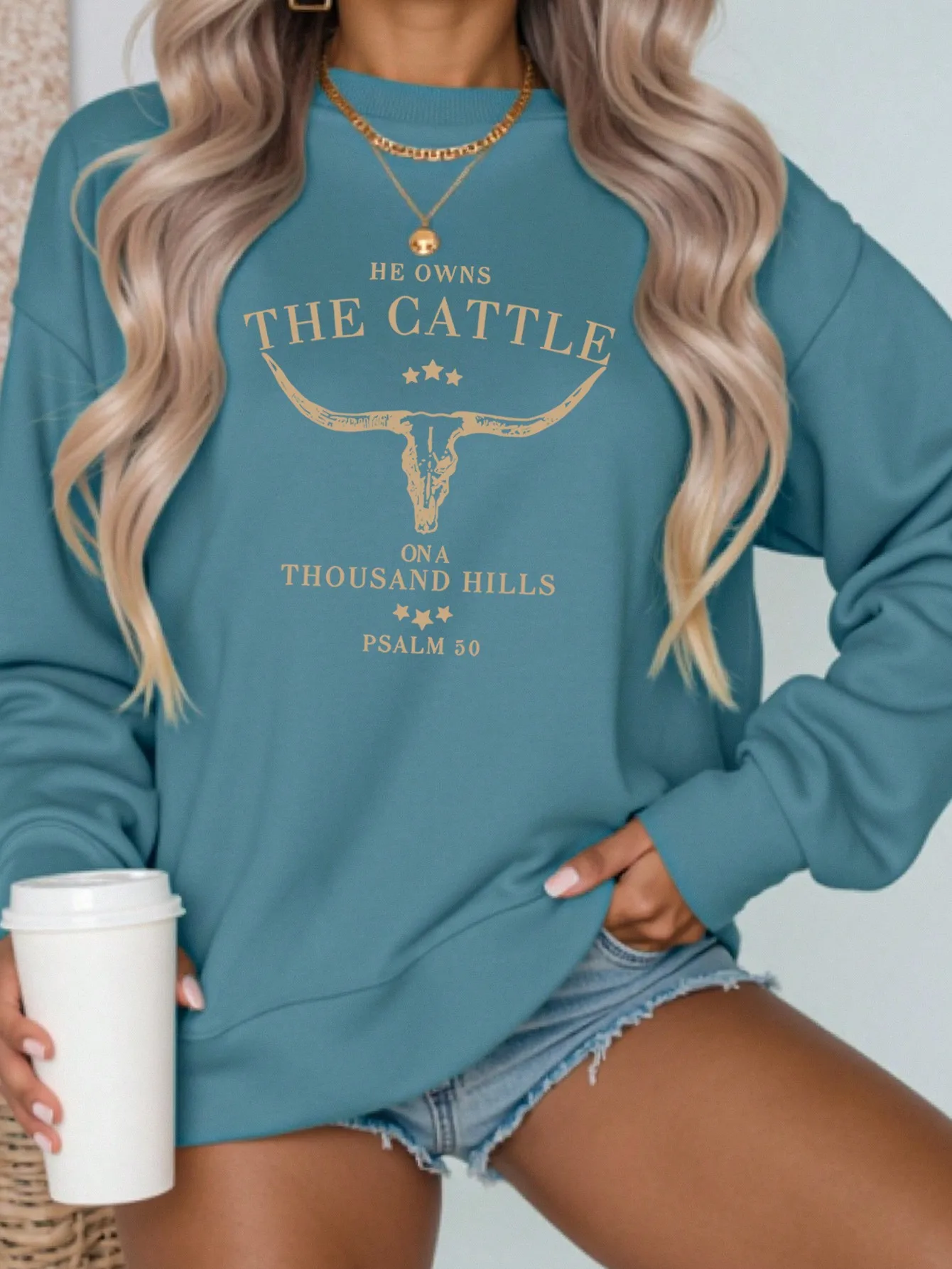 

Свободный свитшот с графическим принтом в виде черепа и цитат из Священного Писания для женщин