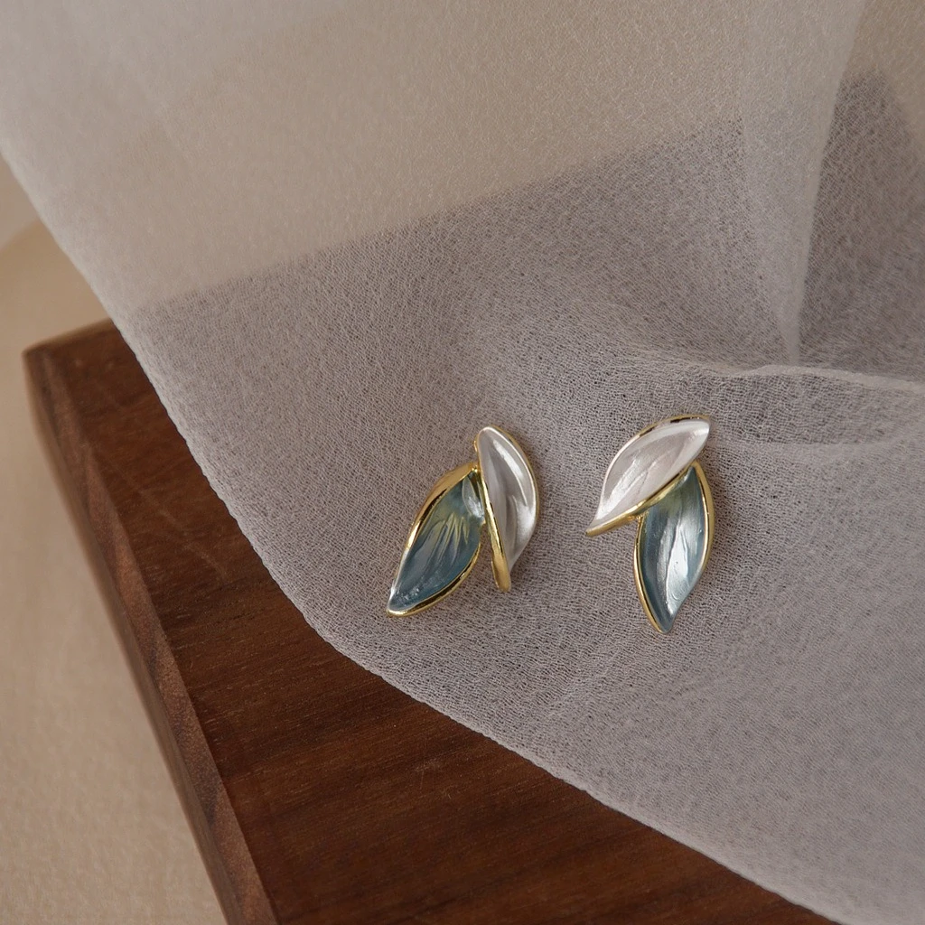 Fresh silver-plated needle-plated 14K texture small leaf stud earrings women's green earrings