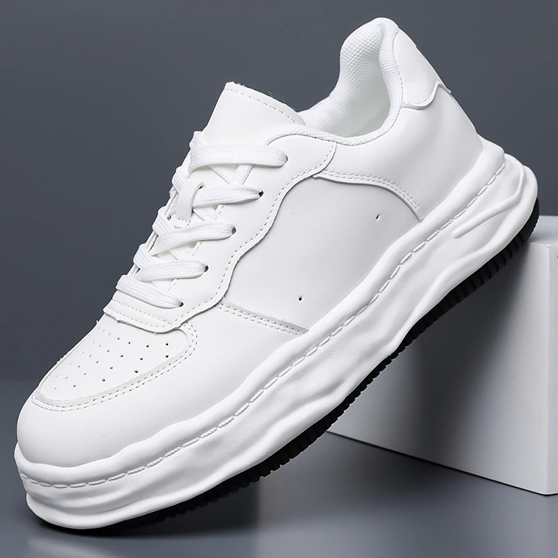 Flat Sole Breathable Anti Slip Sneakers 2026 Autumn Hot Sale Men's Casual Shoes Fashionable and Comfortable Four Seasons Sports