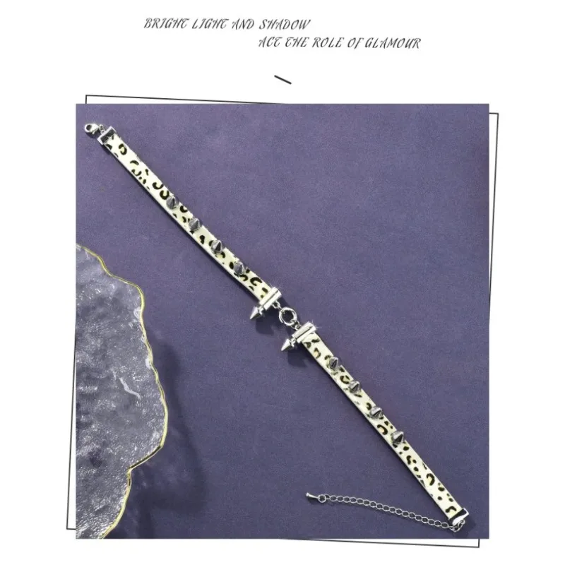

Leather collar, sexy girl-style rivets, unique and niche necklaces for women, leopard print horsehair collarbone chain