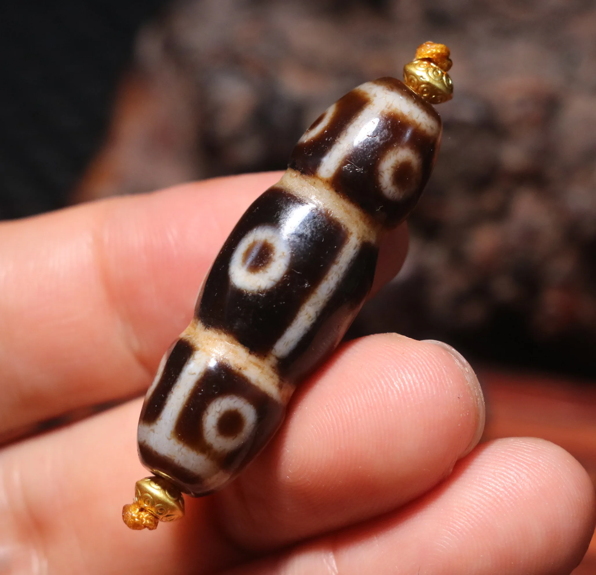 

Ultra Energy Tibetan Old Agate Fold Line 9 Eyed Kingdom Symbolize Lotus Root Shape dZi Bead For Precious Gemstone Jewelry 42.5MM