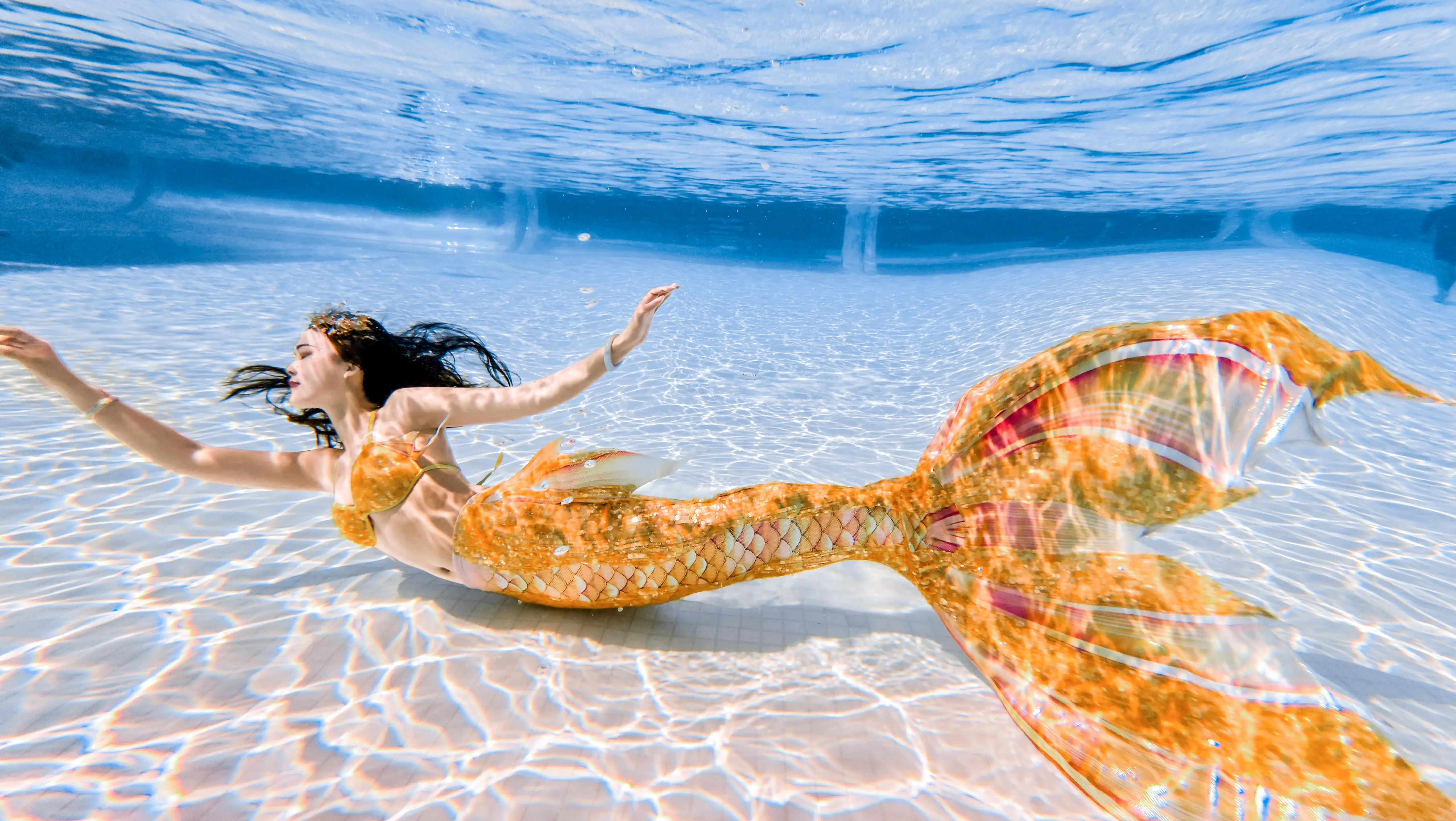 Super Beautiful Glitter Mermaid Big Tail Swimsuit Summer Adult Swimming Cosplay Aquarium Performance Mermaid Swimsuit
