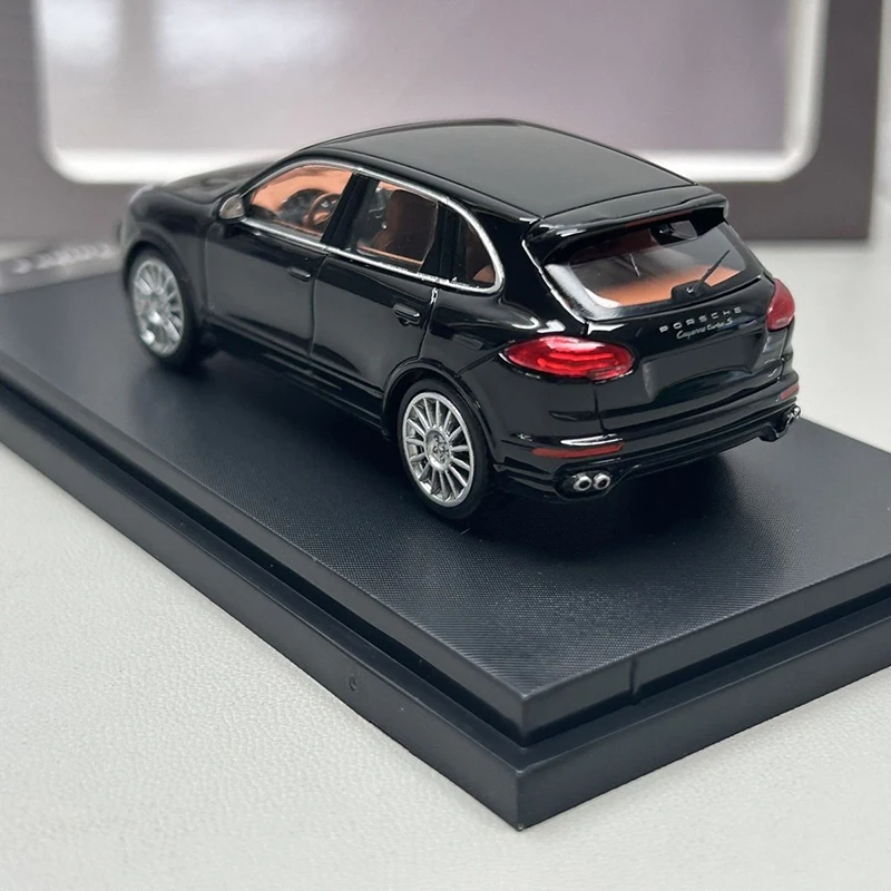 รถโมเดลไดแคสต์โลหะผสม DM 1:64 Cayenne Turbo S ปี 2014 ของเล่นรถยนต์จำลองขนาดเล็กสำหรับเด็ก