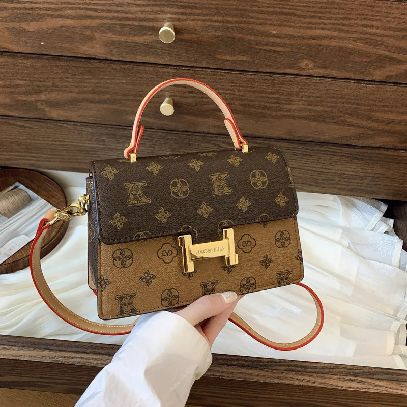 

Popular new-style fashionable bags for women, featuring retro style and high quality. Small square bags that are versatile and s