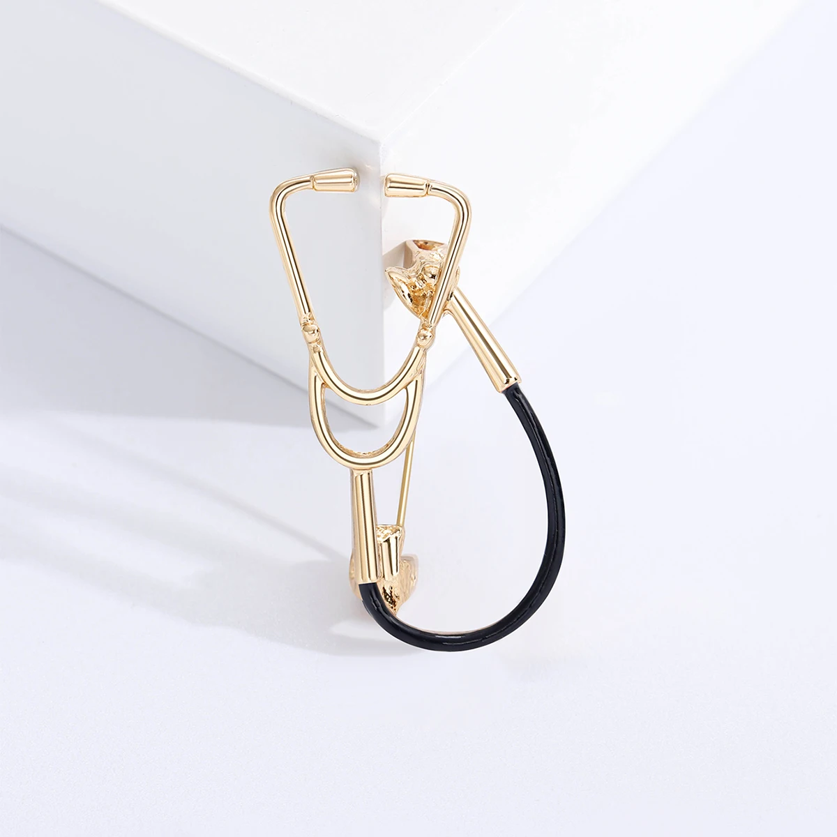 Classic Enamels Stethoscopes Brooches for Women Unisex Medicals Pins Banquets Party Backpack New Years Gifts Jewelry Accessories