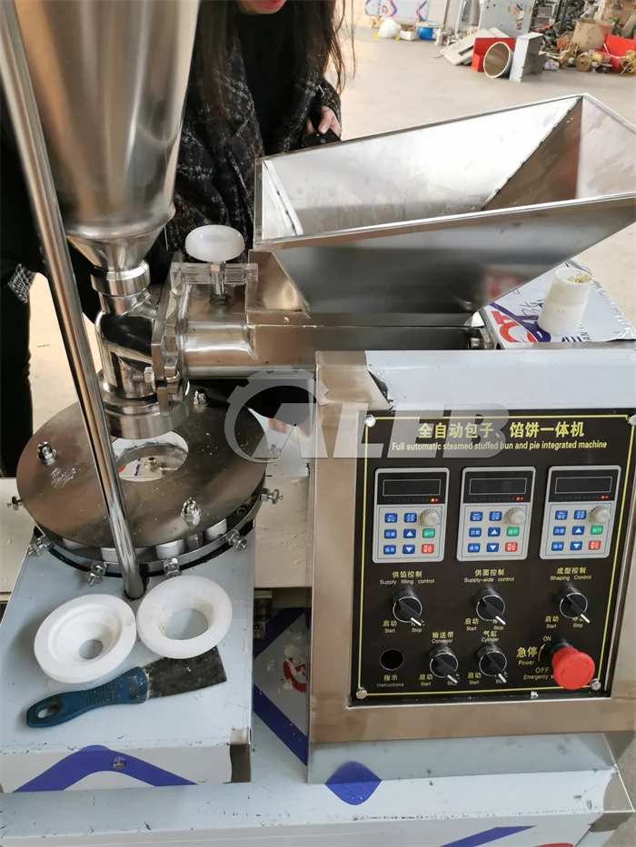 Grain Product Baozi Making Machine Momo Filling Making Machine