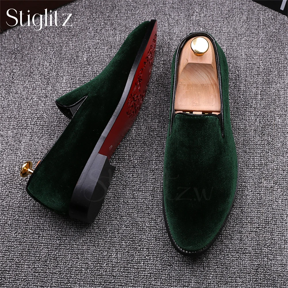 Velvet Loafers for Men Retro Style Cow Suede Slip-On Shoes Business Casual Shoes Red Green Black British Style Wedding Loafers