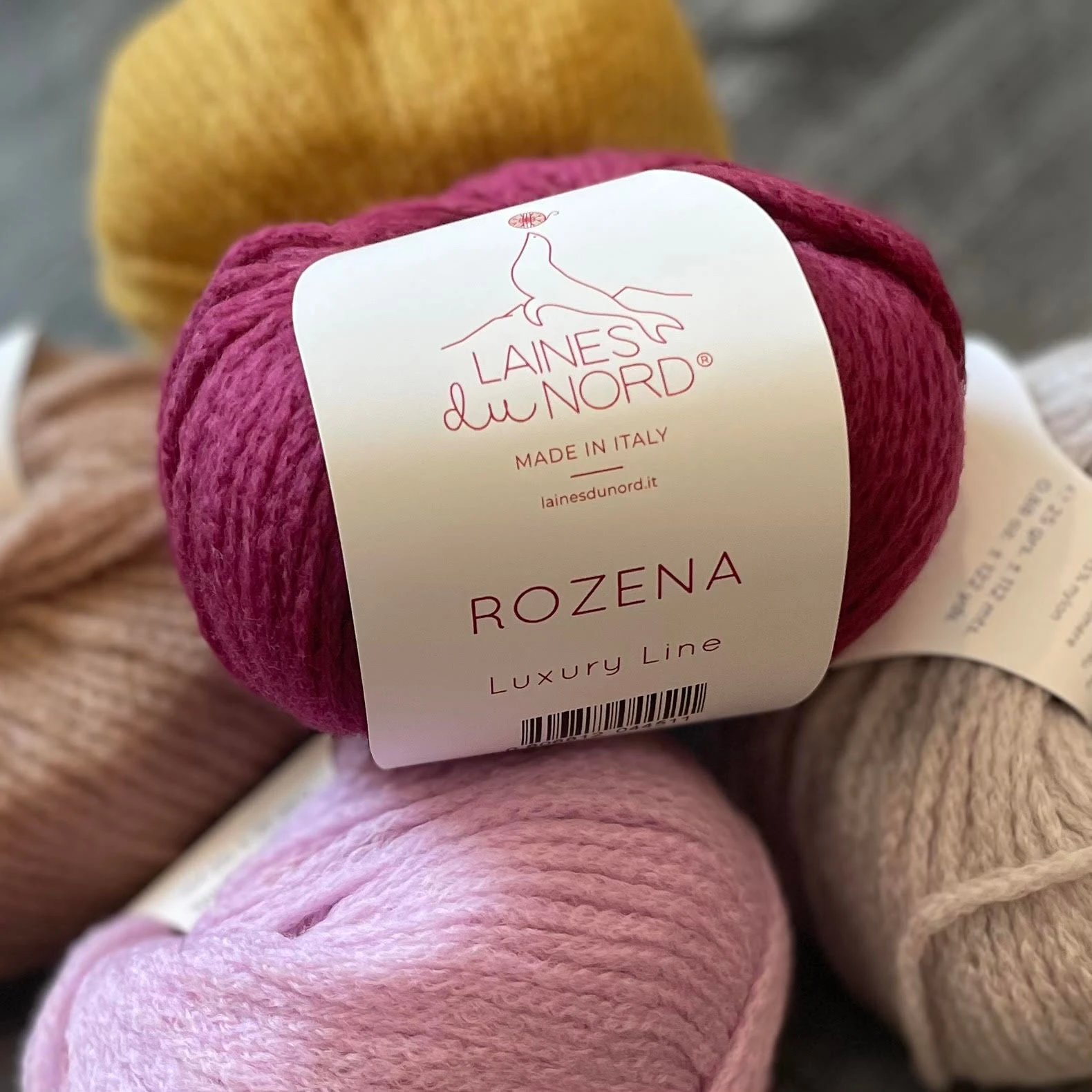 

Изысканная пряжа из кашемира и шерсти Sea Lion ROZENA для одежды, тканей, шарфов, головных уборов, ремней и аксессуаров