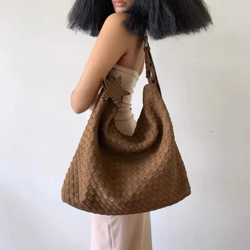 

2026 new design hand-woven bag A versatile tote bag for commuting Deerskin fleece matte single-shoulder crossbody bag