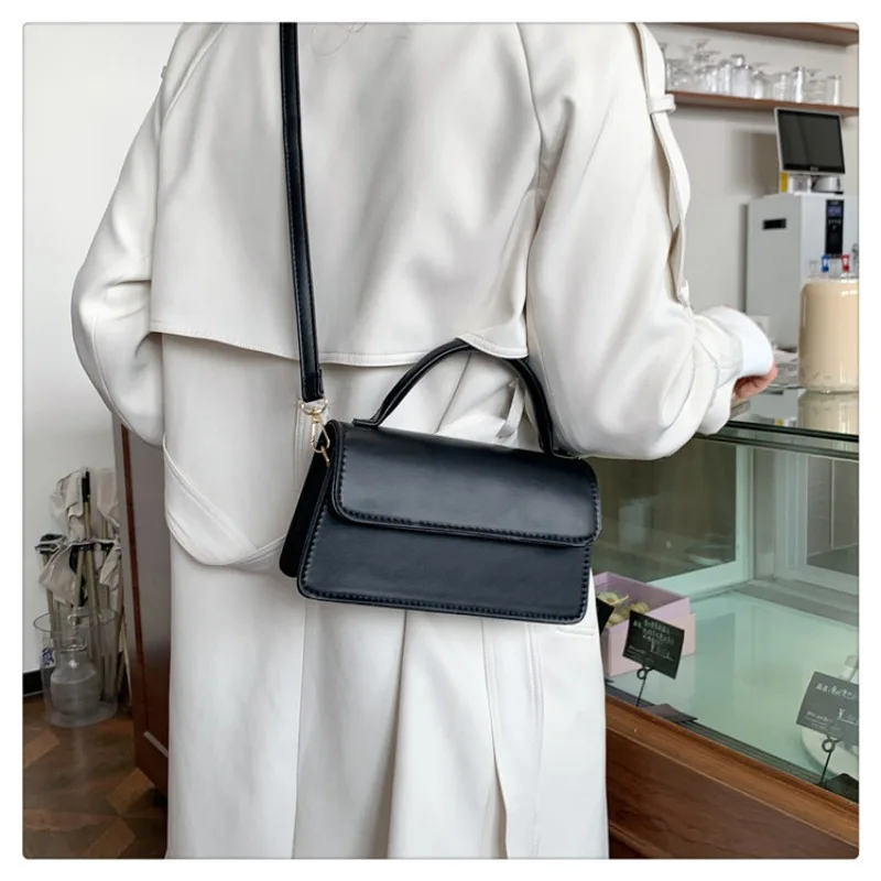 Retro High-quality Shoulder Bag Handbag New Niche Design Female Shoulder Bag Portable Small Messenger Luxury Brand Crossbody Bag