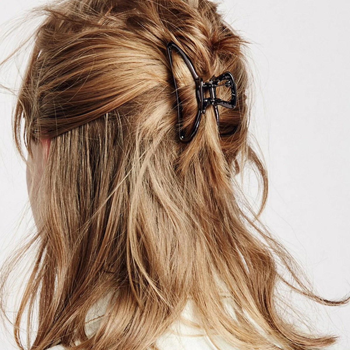 

2Pcs Stylish Hollow Alloy Jaw Clip Exquisite Design Hair Accessories for Women Girls Easy to Carry Travel Outing Party Decor