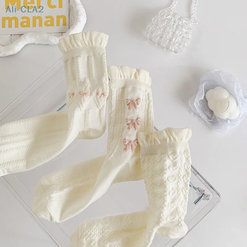 Chaussettes Blanches Simples en Coton pour Femme et Fille, Polyvalentes, Jolies, avec Nministériels d Papillon, Petites Fleurs, Tube Moyen Kawaii, Harajuku Jk Lolita