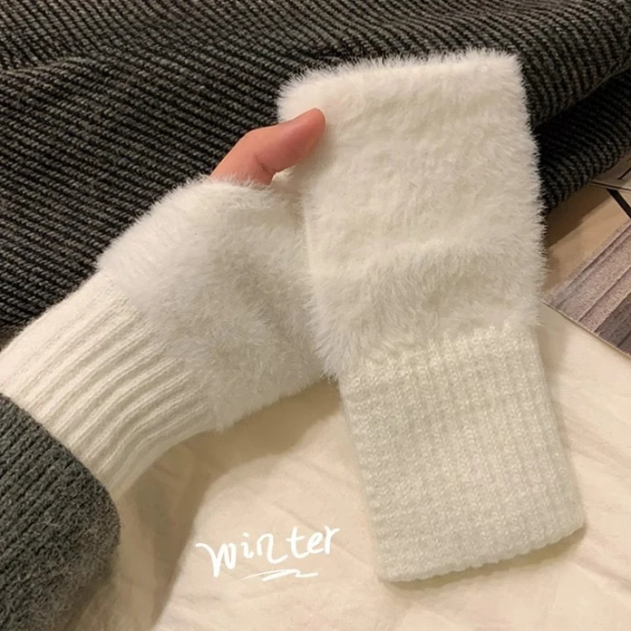 

1pair Mink Fleece Soft Winter Half Finger Gloves Women Solid Color Keep Warm Winter Luxury Plush Knitted Wrist Mittens Writting