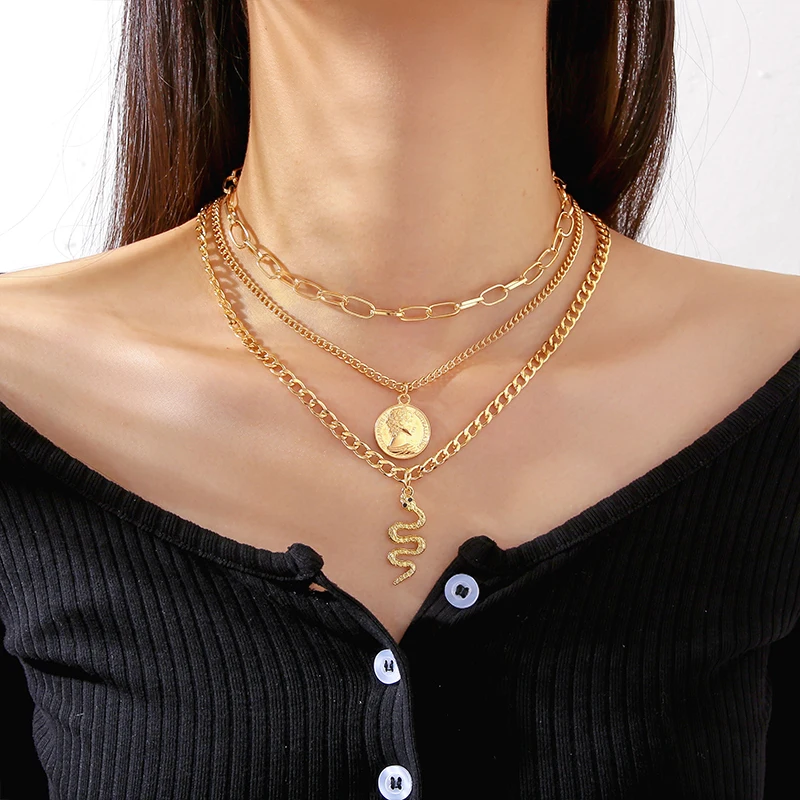 5pcs/set Butterfly Hollow Chain Choker Necklaces For Women Boho Metal Gold Color Pendant Necklaces Set Trendy Party Jewelry Gift