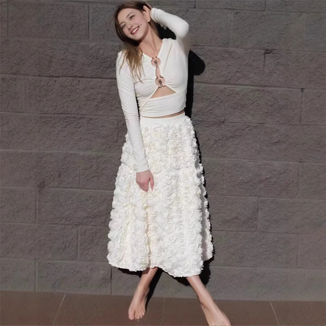 

Solid Color Fashionable Stereo Flower Elastic Waist Half Body Skirt. Ladies Spring and Summer New Casual Rose Mid-length Skirts