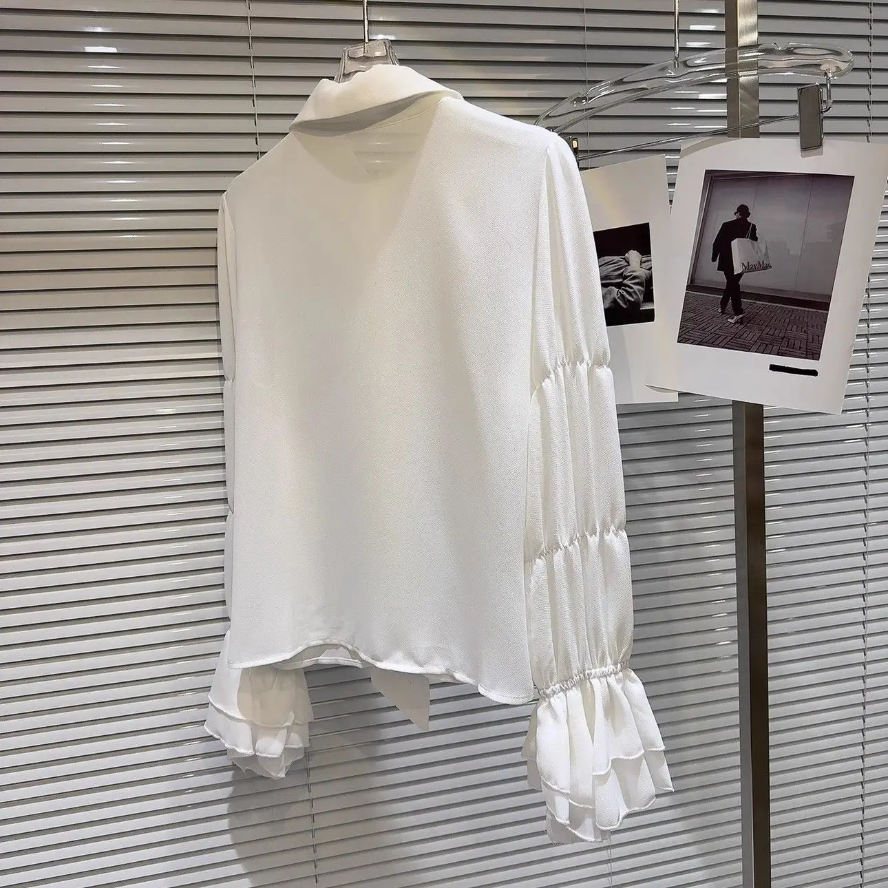 

Интернет-знаменитости в одном стиле, новинка зимы 2025 года, маленький ароматный стиль, галстук с жемчужной пряжкой, дизайн, темпераментная светская шифоновая рубашка