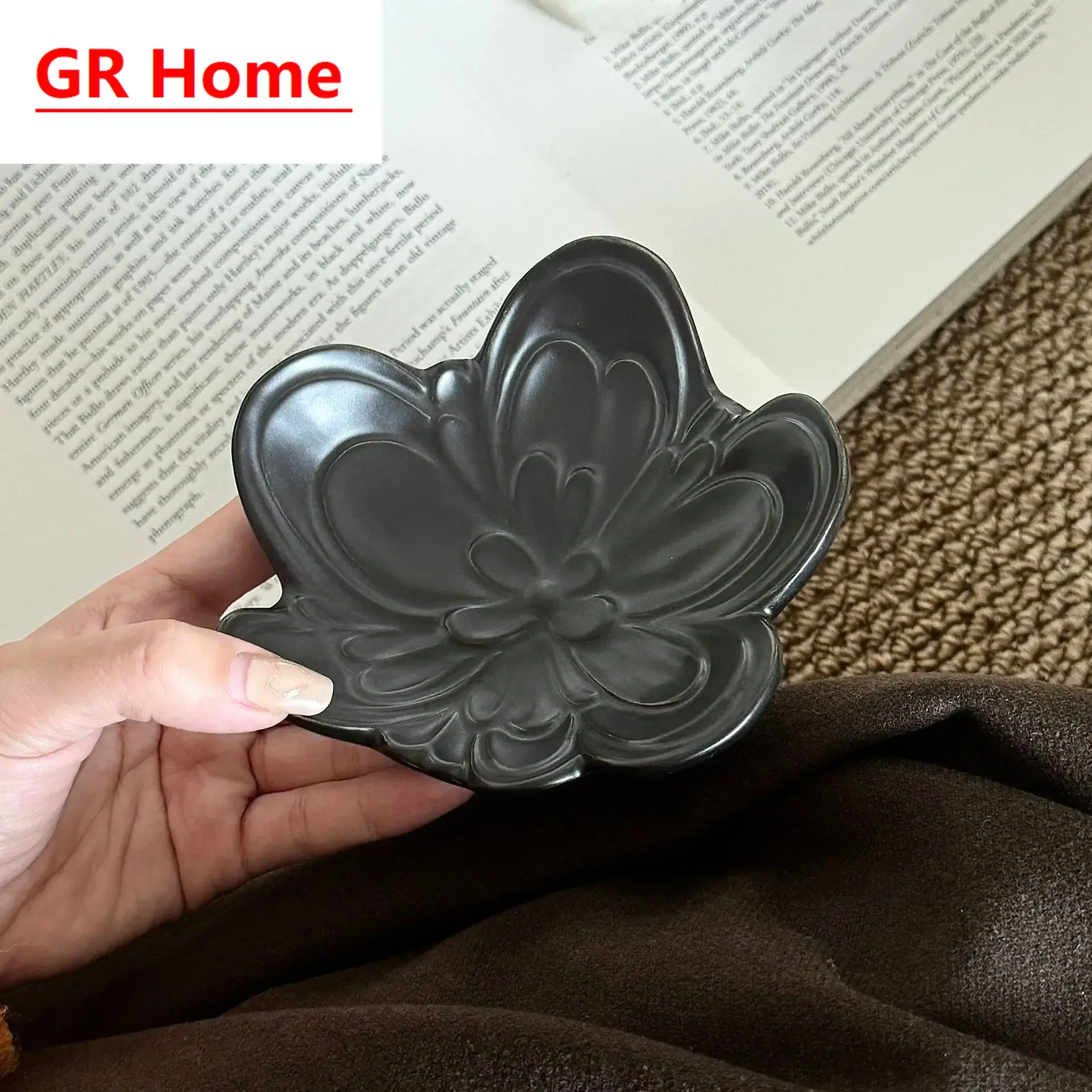 High-value floral ceramic soap dish, creative new drainable soap holder for household use