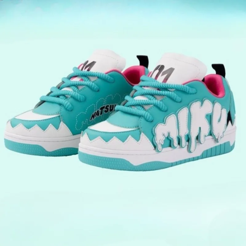 

Kawaii Hatsune Miku Shoe Cosplay Spring and Autumn New Men and Women Couple Style Board Shoes Cute Cartoon Casual Sports Shoes