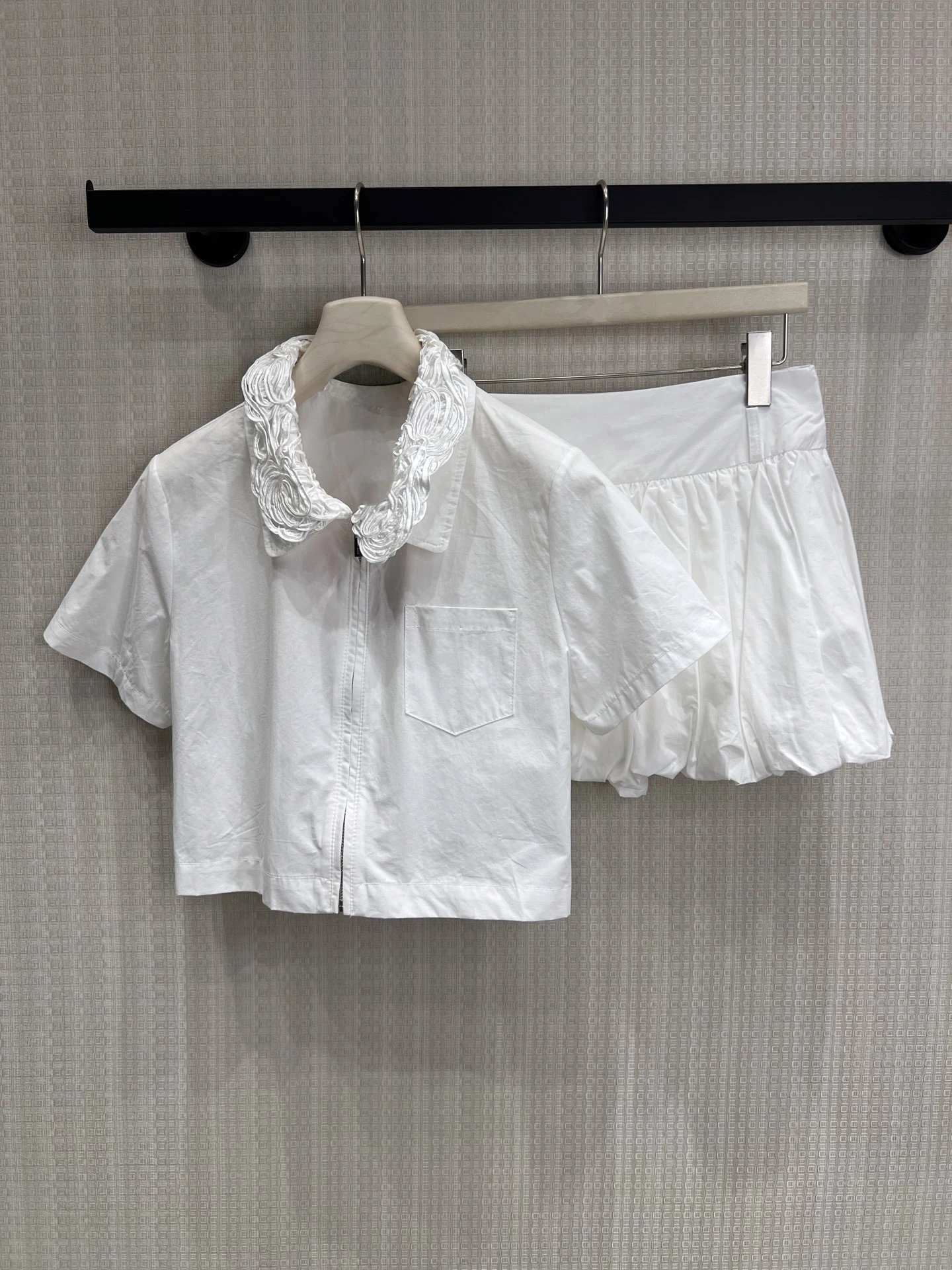 

Rose Pattern Zipper Shirt And High Waist Skirt Set Short Sleeve Floral Collar 3D Rosebud Design Summer Fashion Women's Outfit