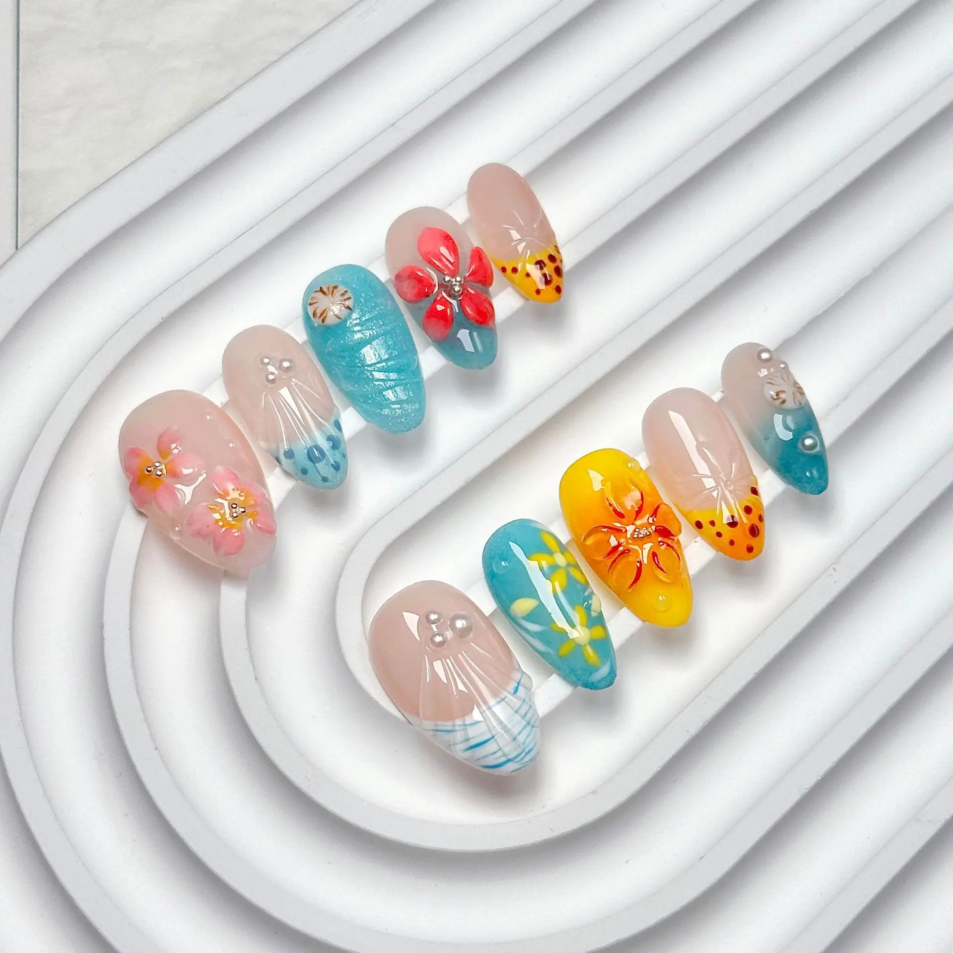

10Pcs Short Almond Handmade Fake Nails with 3D Flower Pearl False Nails Press on Polka Dot French Wearable Full Cover Nails Tips