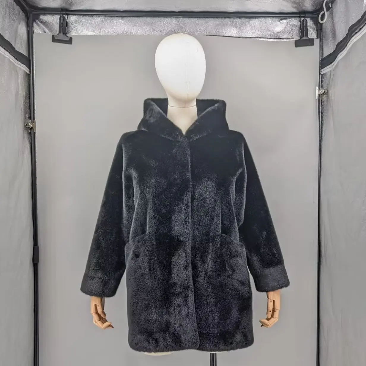 Manteau en fausse fourrure de sable noir dégradé pour femme, à capuche, entièrement en fausse fourrure moelleuse, ouvert sur le devant, chaud, décontracté, pour l'hiver, 23A0614