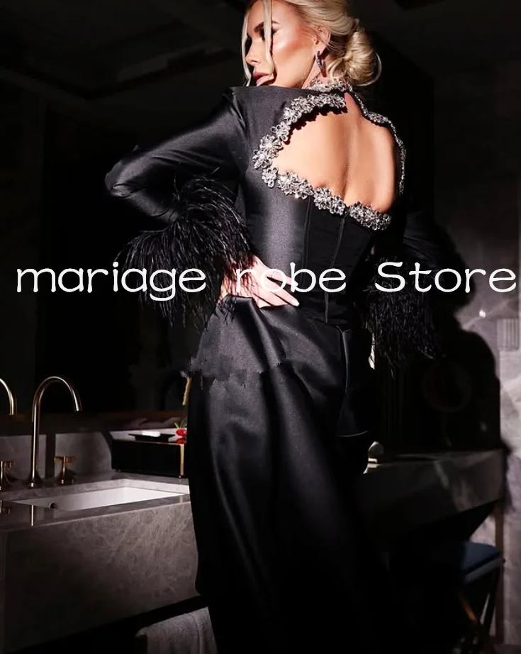 Pequeño vestido negro Mini vestidos de cóctel de noche brillantes con tren de plumas de cristal vestido de gala de graduación de Oriente Medio personalizado