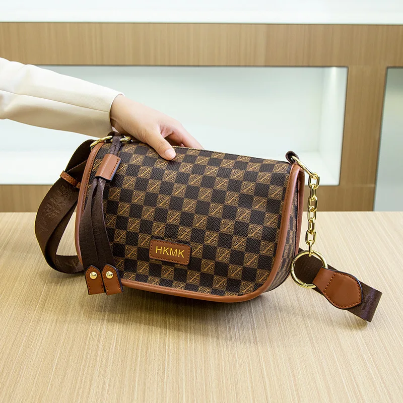 2023 Luxury Designer Plaid Leather Diagonal Crossbody Bag Soft Shoulder Bag