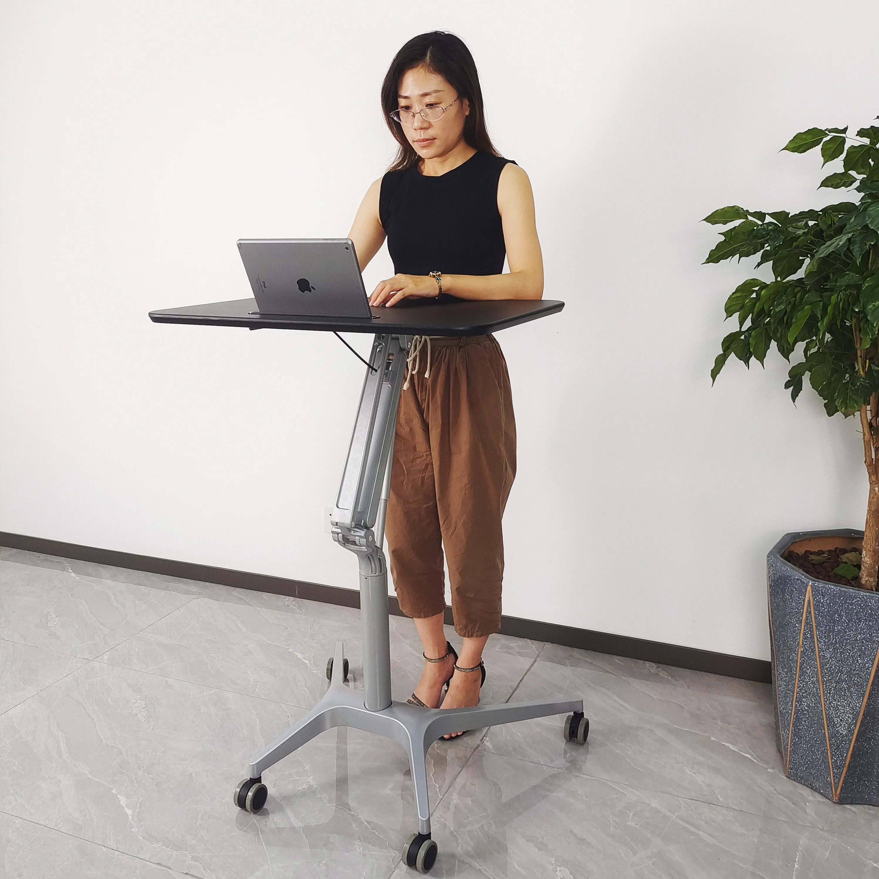 Gas lift height adjustable sit standing desk mobile workstation computer and laptop Pneumatic desk home office