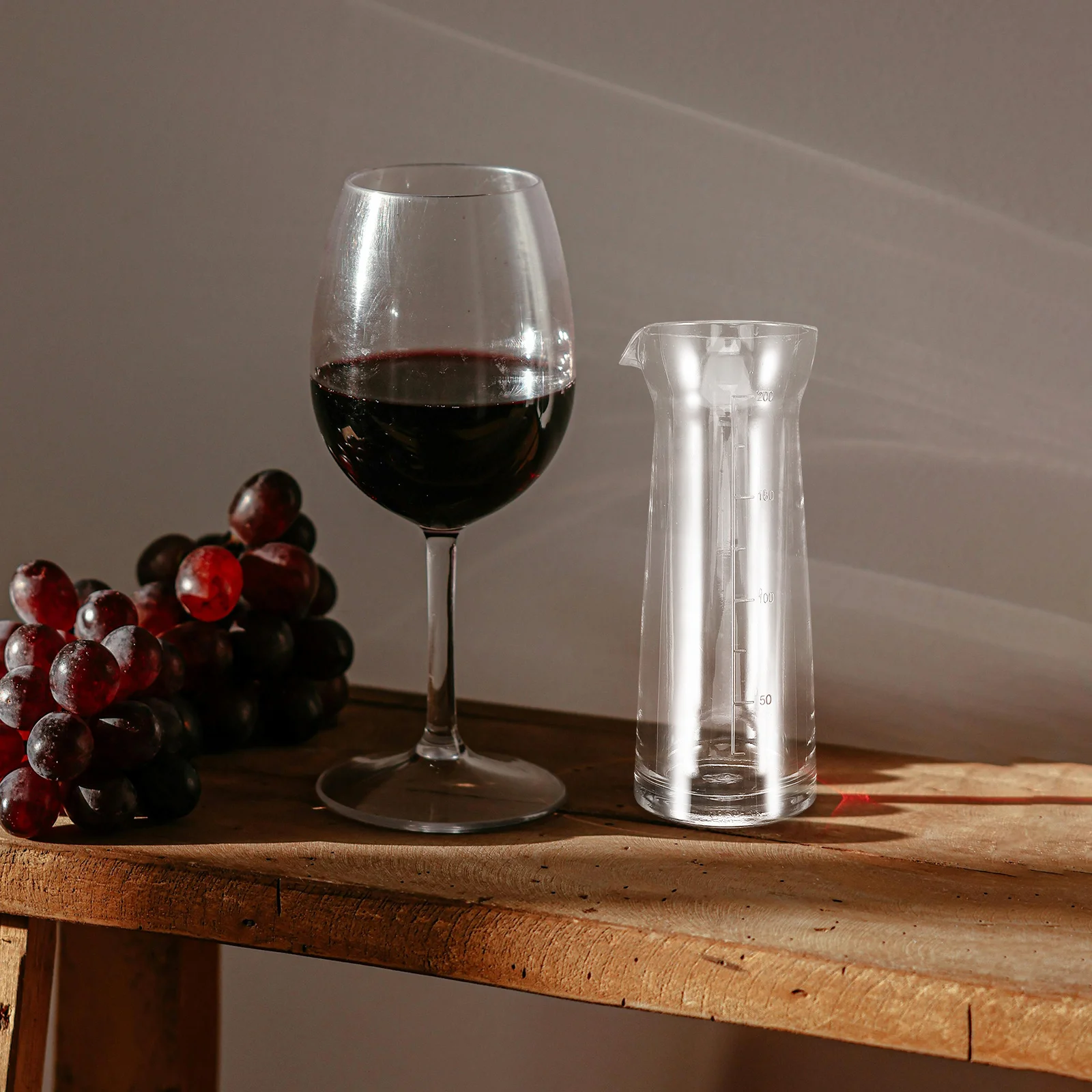 

Clear Acrylic Beverage Decanter Single Serving Wine Carafe Small Wine Decanter 200ml for Bars Ktv Restaurants Juice Pitcher